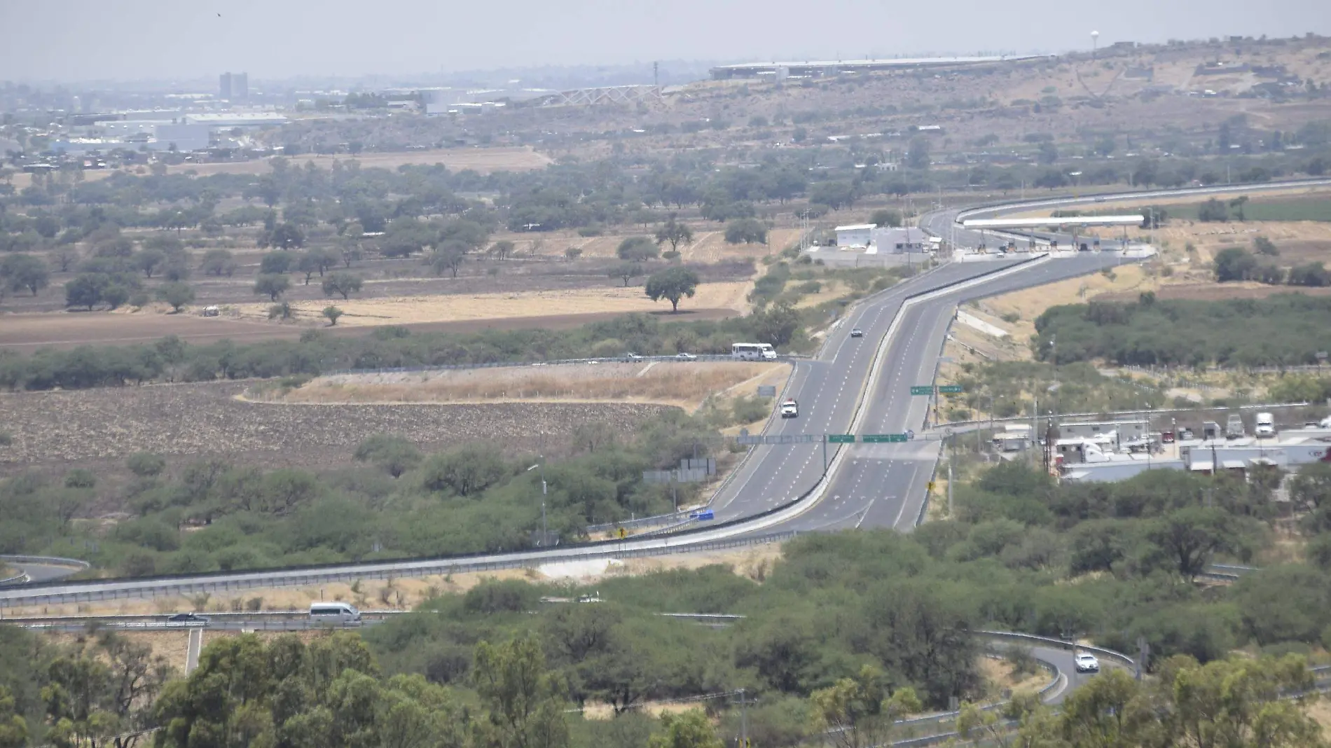 F CARMONA PAISANOS ASALTADOS EN CARRETERA